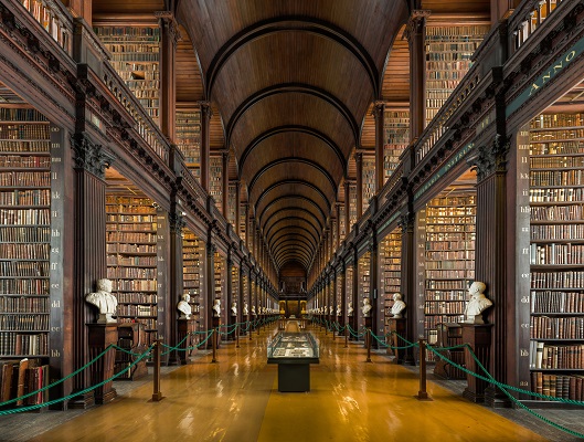 Long_Room_Interior,_Trinity_College_Dublin,_Ireland_-_Diliff-400