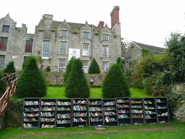 Hay_Castle_Bookshop